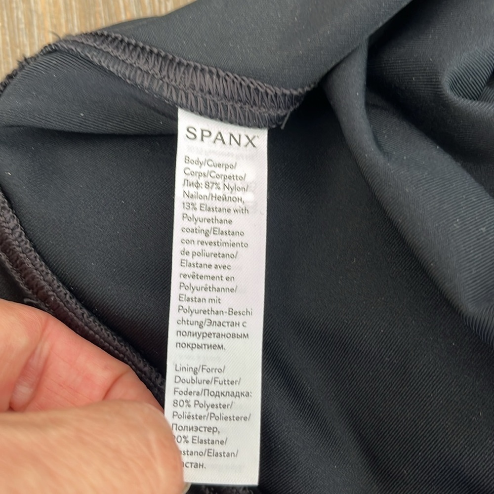 SPANX Faux Leather Leggings Vegan Black Size Medium - Picture 10 of 11